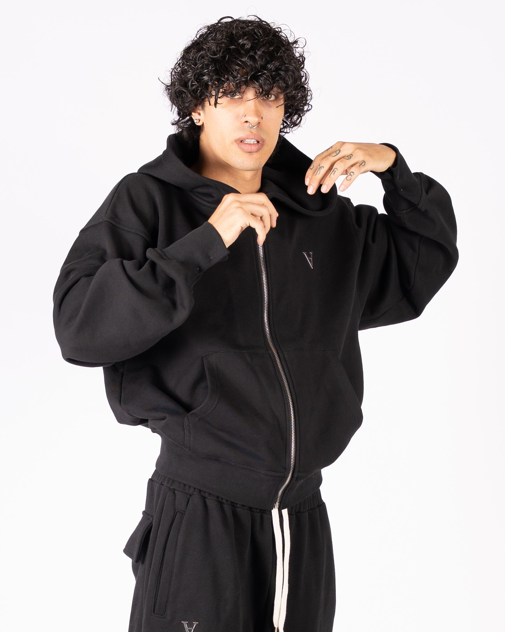 :ZIP HOODIE: BLACK